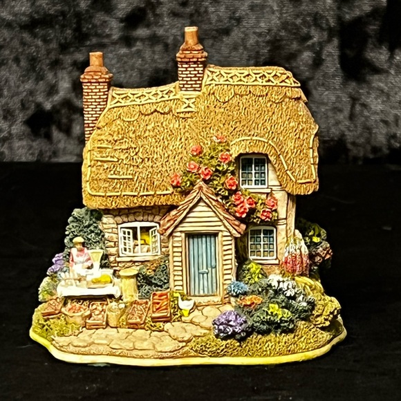 Lilliput Lane | Fresh Today | Collectors' Club - Picture 2 of 13